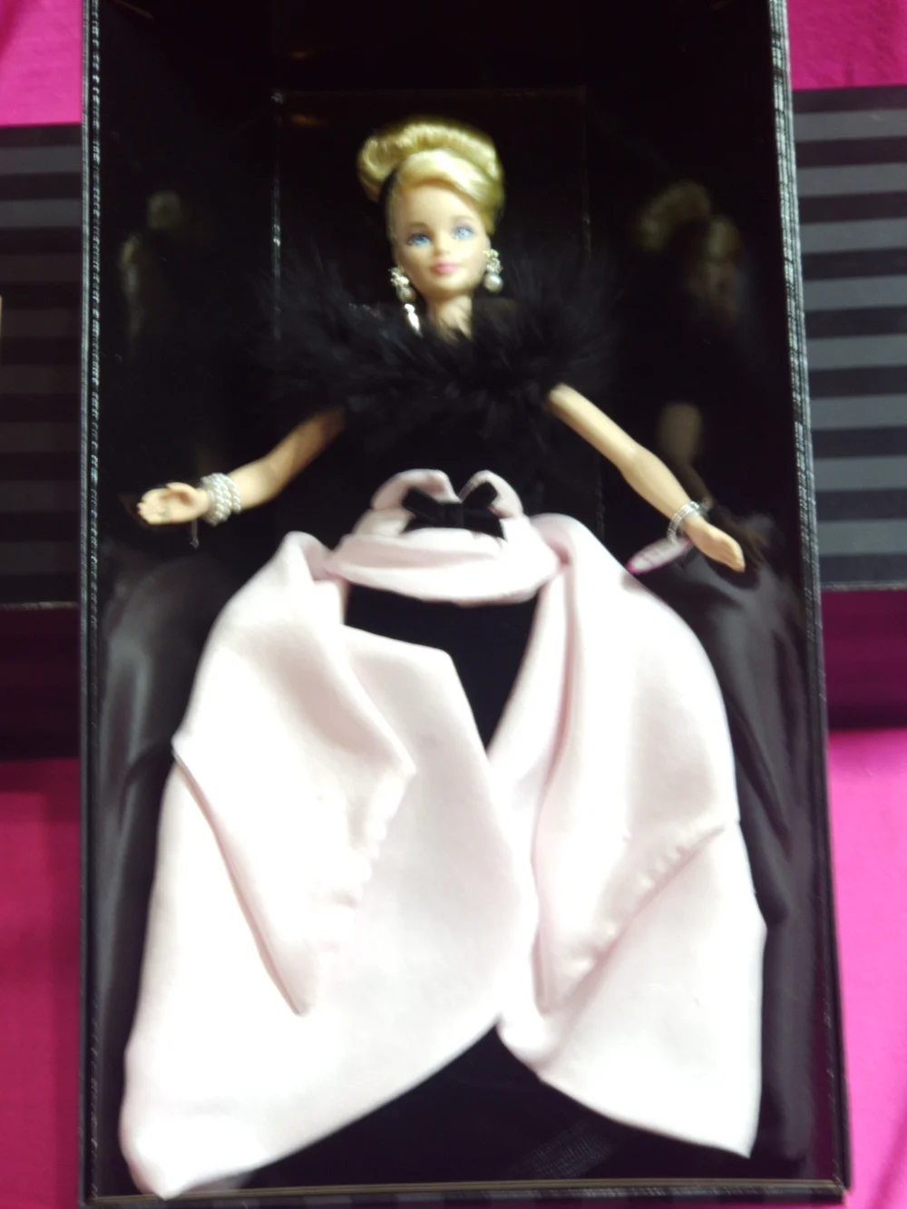 NRFB/MIB 1996 Grand Premiere Barbie Members Choice First Edition #16498